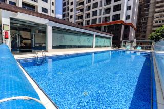 Luxe Home With Lovely Views, Balcony, Gym&Pool - 4