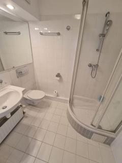 10Q - Z6 Apartment 1003 - 3