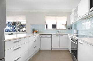 3 Kayannee, 5 Tingira Cres - Sunrise Beach - 7