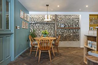 Shirehall Apartments - 4