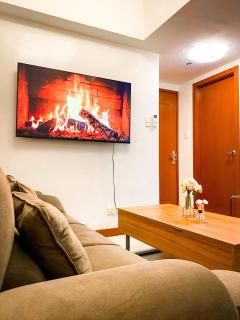 Deluxe Room w/ Pool & Billiards - 0