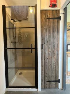 Shepherds Huts - Kidlington - 7