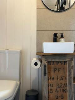Shepherds Huts - Kidlington - 8