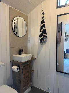 Shepherds Huts - Kidlington - 9