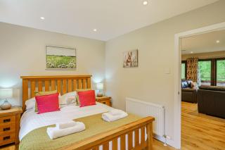 Bluebell Lodge 4 with Hot Tub - 4