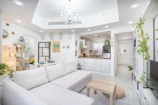 Cozy Haven with Spiritual Charm in JLT - Dubái - 9