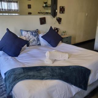 Bedrock- Executive Self Catering Room - 5