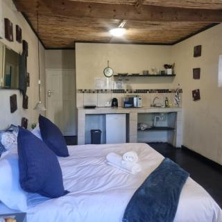 Bedrock- Executive Self Catering Room - 2