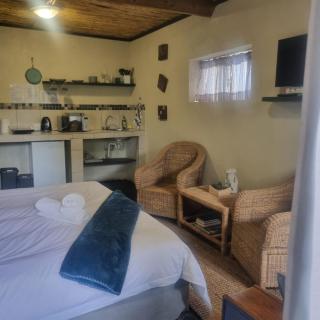 Bedrock- Executive Self Catering Room - 9