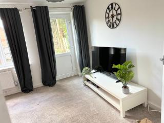Fabulous 2 bed Town house free parking WiFI - 1