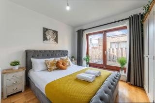 London Waterloo Apartment with Large Private Terrace - View of the London Eye - 1 Bedroom 1 Bath - London - 3