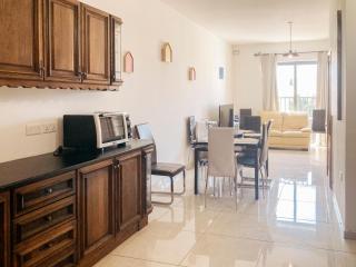 XL Central Home - Sleeps 10 people - Pieta - 8