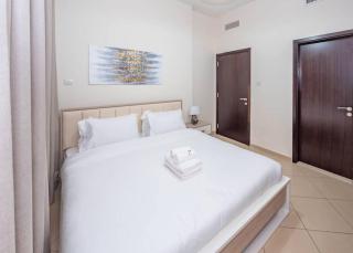 StoneTree - Cozy 1BR with Lake View - Dubai - 3