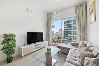 StoneTree - Furnished 1BR with Canal View - Dubai - 0