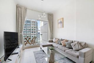 StoneTree - Furnished 1BR with Canal View - Dubai - 6