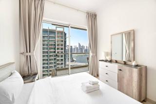 StoneTree - Furnished 1BR with Canal View - Dubai - 1