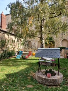 Au puits de l'abbaye - 0