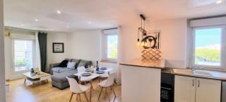 LE BARBUSSE Coeur de Ville Superbe Déco Climatisé - 7