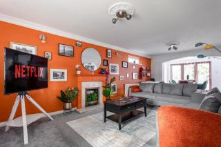 The Orange House Langdon Hills - - 0