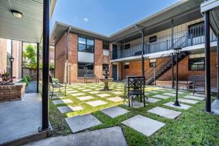 Roomy Urban Apartment Montrose! Free Parking #9 - Houston - 1