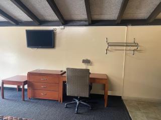 Budget Inn - Madison - 3