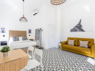 Holidays2Malaga Picasuss Loft New Built Close Huelin Beach and Promenade - Málaga - 0