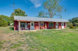 Delightful Carmine Studio on Farm Near Round Top! - Carmine - 9