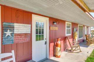 On 60-Acre Farm with Pond Charming Carmine Studio! - Carmine - 0