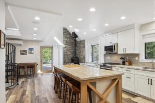 Spacious Pine Mountain Lake Cabin Rental with Decks - Groveland - 8