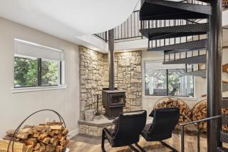 Spacious Pine Mountain Lake Cabin Rental w/ Decks - 6