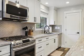 Spacious Pine Mountain Lake Cabin Rental with Decks - Groveland - 3