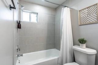 Roomy Urban Apartment Montrose! Free Parking #10 - Houston - 5