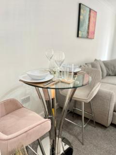 2 Bed Luxury Apt in Gravesend - Kent - 9