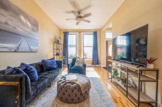 Lovely 2 Bed 3 Miles from DT w Free Parking - Chicago - 0
