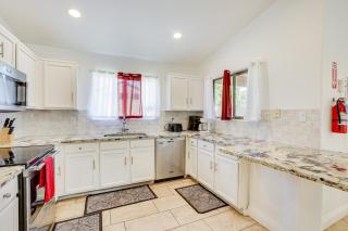 Pet-Friendly Phoenix Home with Fenced Backyard! - Phoenix - 4