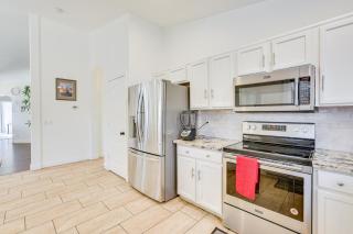 Pet-Friendly Phoenix Home with Fenced Backyard! - Phoenix - 3