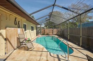 Pool home only 2 miles from the beach - 0