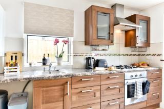Spacious en-suite in a 5-Bedroom House at Hanwell (2nd Floor) - Hanwell - 4