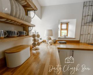 Dusty Clough Barn - 1