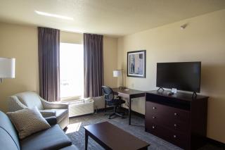 Cobblestone Inn & Suites -Springfield - 5
