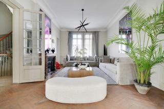Luxury Mansion with Garden in Heart of Neuilly - 4