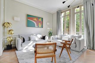 Luxury Mansion with Garden in Heart of Neuilly - Neuilly-sur-Seine - 3