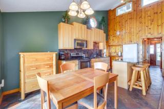 Kalkaska Retreat Private Hot Tub, Dock, Fireplace - 1