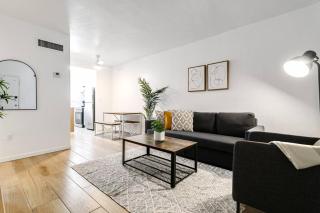 Miami Airport 2-bedroom unit with speedy Wi-Fi Virg8 - Miami - 1