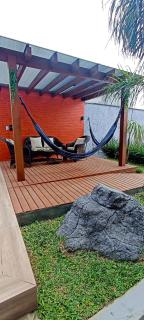 Sobrado com 3 Suítes, Piscina, Sala de Jogos, Playground, Garagem para 4 Carros - Florianópolis - 9