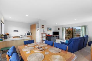 Riviera Casa - Mount Maunganui Holiday Home - 8