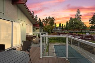 Modern Amenities Gas Fireplace Central Location - Spokane - 9