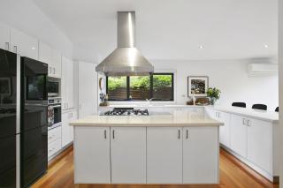 Luxury Mount Martha Hideaway with Pool and Spa - Mount Martha - 3