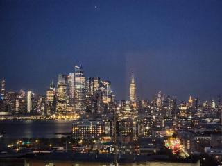 Luxurious 2 bed ! mins to NYC! - Union City - 0