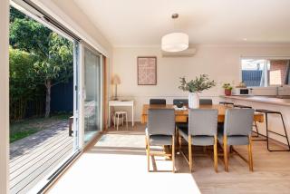 Charming Cottage in Beautiful Hampton - 6